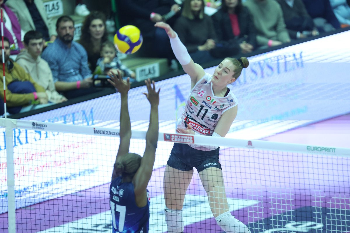 Volleyball_it's tweet image. A1 F. Tigotà: La Prosecco Doc Imoco vince il big match stellare. Haak 20, Egonu 22 punti
#VolleyballIT #A1femminile #Proseccodoc #Imoco #Conegliano #Haak #Wolosz #Milano #Egonu volleyball.it/2024/02/04/not…