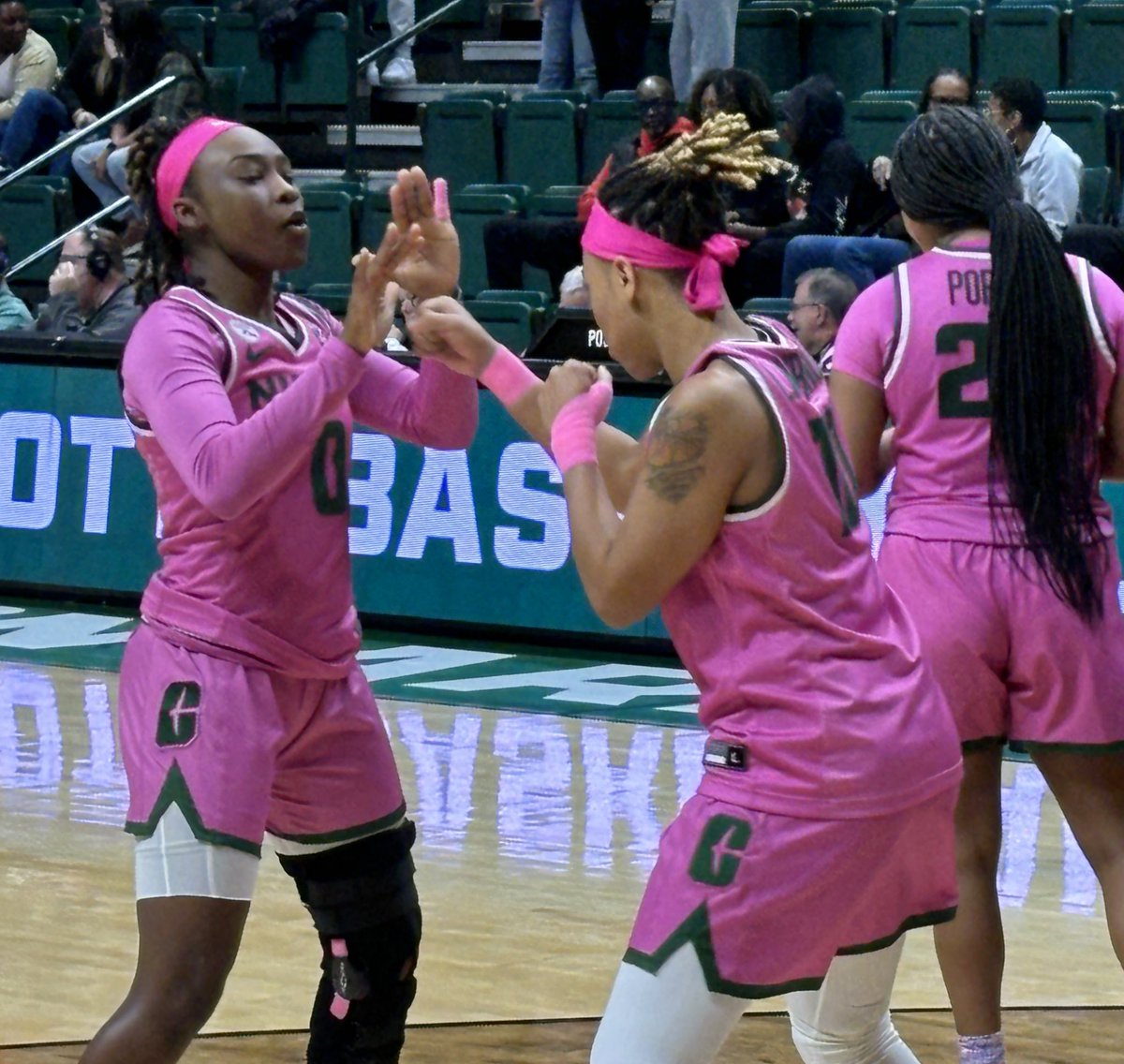 🚨Halton Magic alert:

<a href="/CharlotteWBB/">Charlotte Women's Basketball</a> down 17 to Temple in the 2nd half storms back and forces Two  OTs.

Charlotte 88
Temple 81
 Final.

That’s fight. ⛏️
#GoldStandard