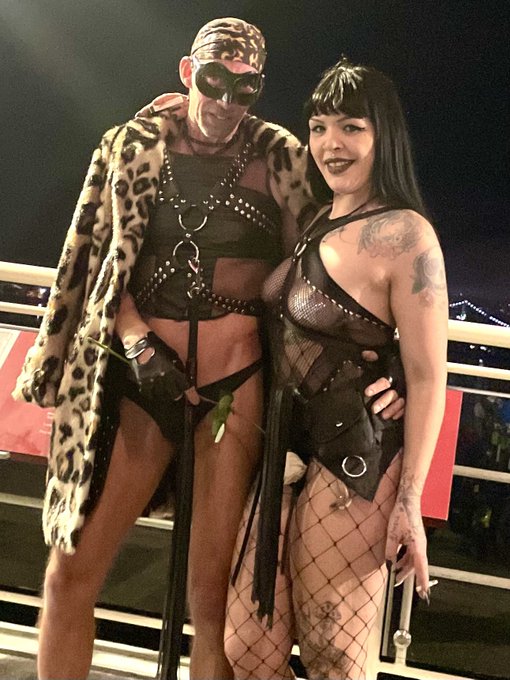 So much fun seeing old friends and making new ones at the @thetabooshow Vancouver!  Special thanks to<a href="/tag/lifestyle"class="tags"><span>#lifestyle</span></a><a href="/tag/community"class="tags"><span>#community</span></a><a href="/tag/vancouver"class="tags"><span>#vancouver</span></a><a href="/tag/taboo"class="tags"><span>#taboo</span></a><a href="/tag/sexs"class="tags"><span>#sexs</span></a>