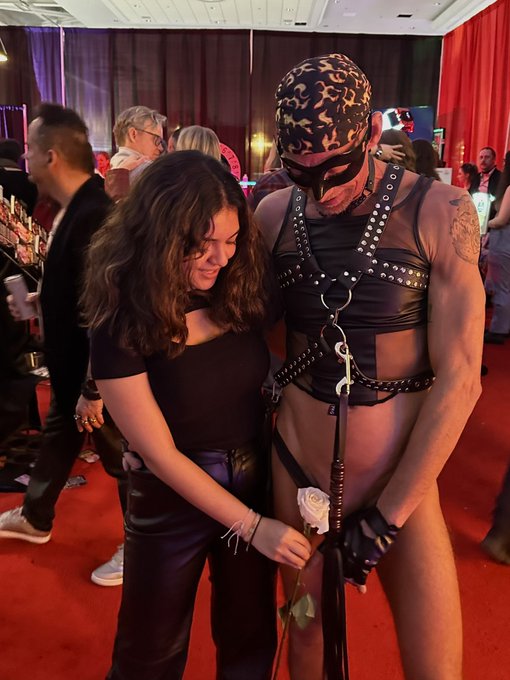 So much fun seeing old friends and making new ones at the @thetabooshow Vancouver!  Special thanks to<a href="/tag/lifestyle"class="tags"><span>#lifestyle</span></a><a href="/tag/community"class="tags"><span>#community</span></a><a href="/tag/vancouver"class="tags"><span>#vancouver</span></a><a href="/tag/taboo"class="tags"><span>#taboo</span></a><a href="/tag/sexs"class="tags"><span>#sexs</span></a>