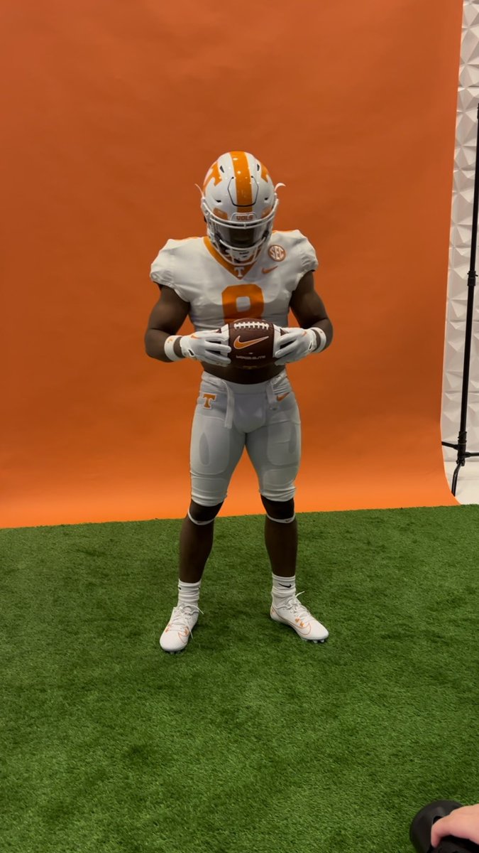 K8den_'s tweet image. Junior Snz Loading and kicked off with an awesome visit spent at @vol_Football. Great experience. Lots of info learned and motivation to succeed at that next level.
#GoVols
@CoachSkelton06 @CoachWalt_ @KOlms85 @CoachHARDen52 @ATLRecruits @RecruitGeorgia