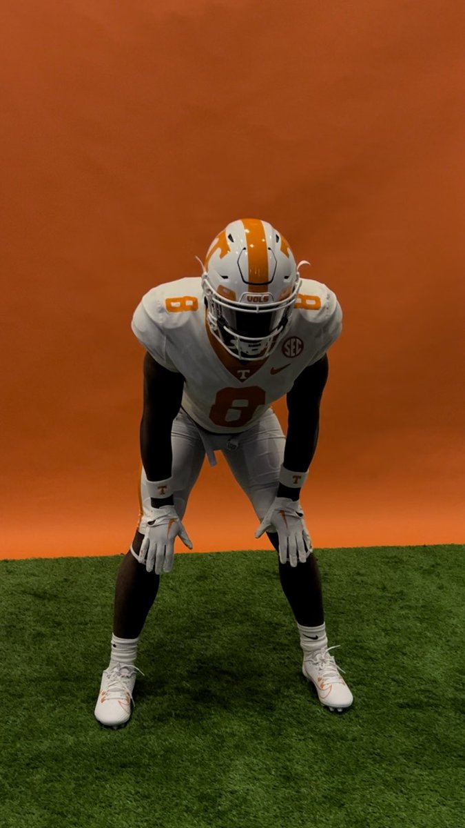 K8den_'s tweet image. Junior Snz Loading and kicked off with an awesome visit spent at @vol_Football. Great experience. Lots of info learned and motivation to succeed at that next level.
#GoVols
@CoachSkelton06 @CoachWalt_ @KOlms85 @CoachHARDen52 @ATLRecruits @RecruitGeorgia