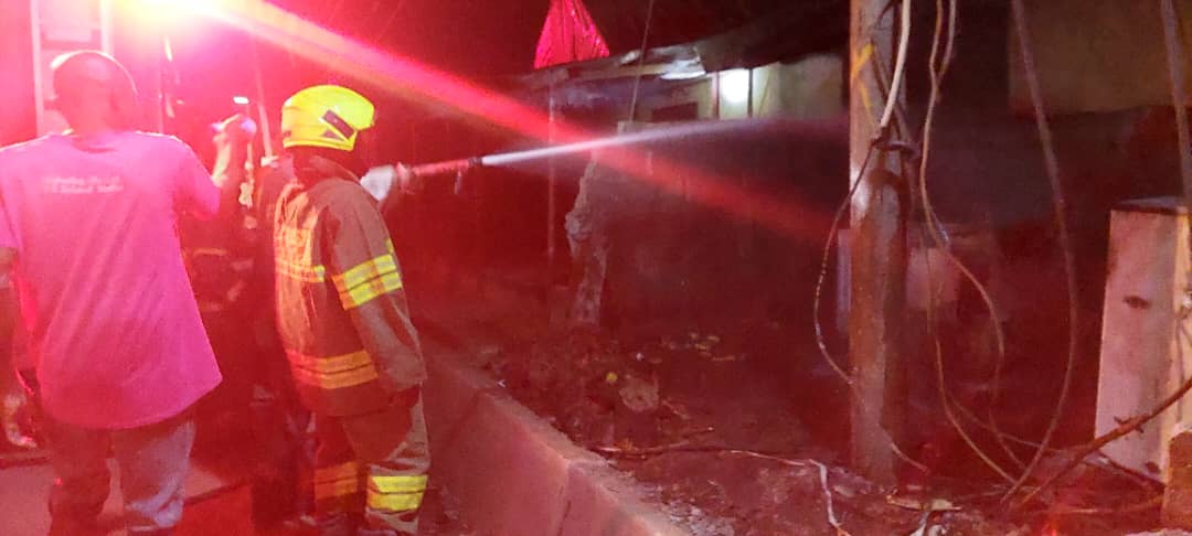 Fedfire Zone J Command, Owerri (@fedfireo) on Twitter photo Still today at 2033hrs, we turned out to Nkwo Ezeogba Emekuku, A fire involving a transformer that spread to a nearby shop & public toilet. Fire blanketed & extinguished. <a href="/aaanyaehie/">Amarachi A. Anyaehie</a> <a href="/Hope_Uzodimma1/">Hope Uzodimma</a> <a href="/BigSis9ja/">THE GOLD STANDARD โญ๏ธ</a> <a href="/MyOwerri/">My Owerri</a> <a href="/mybasictarget/">My Basic Target ๐๐ฝ๐
๐๐ถ</a> <a href="/awameal1/">Awa Meal(OWERRI FOOD VENDOR)</a> <a href="/Mikeanowa/">Mikkiesshow</a> <a href="/903toastfm/">Toast FM Owerri</a> <a href="/Fedfireng/">Federal Fire Service</a> Still today at 2033hrs, we turned out to Nkwo Ezeogba Emekuku, A fire involving a transformer that spread to a nearby shop & public toilet. Fire blanketed & extinguished. <a href="/aaanyaehie/">Amarachi A. Anyaehie</a> <a href="/Hope_Uzodimma1/">Hope Uzodimma</a> <a href="/BigSis9ja/">THE GOLD STANDARD โญ๏ธ</a> <a href="/MyOwerri/">My Owerri</a> <a href="/mybasictarget/">My Basic Target ๐๐ฝ๐
๐๐ถ</a> <a href="/awameal1/">Awa Meal(OWERRI FOOD VENDOR)</a> <a href="/Mikeanowa/">Mikkiesshow</a> <a href="/903toastfm/">Toast FM Owerri</a> <a href="/Fedfireng/">Federal Fire Service</a>