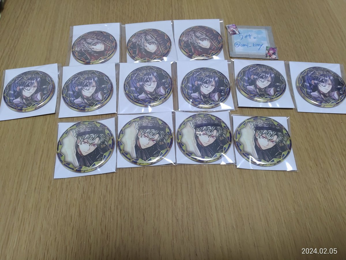 umi_kitty_'s tweet photo. 【交換&amp;譲渡】
あくねこ　悪魔執事と黒い猫
2nd Anniversary 2周年 缶バッジ

譲
ベリアン3フェネス9ボスキ6
ラムリ10(+2)ルカス10ミヤジ16(+6)
テディ14ハナマル4ユーハン14(+2)

※()内+の個数は12日の発送以降、手元に来る数
※ルカス様ラムリ様写真ありませんが手元に10点(+)あります
※敬称略 https://t.co/p9QwLgkB3C