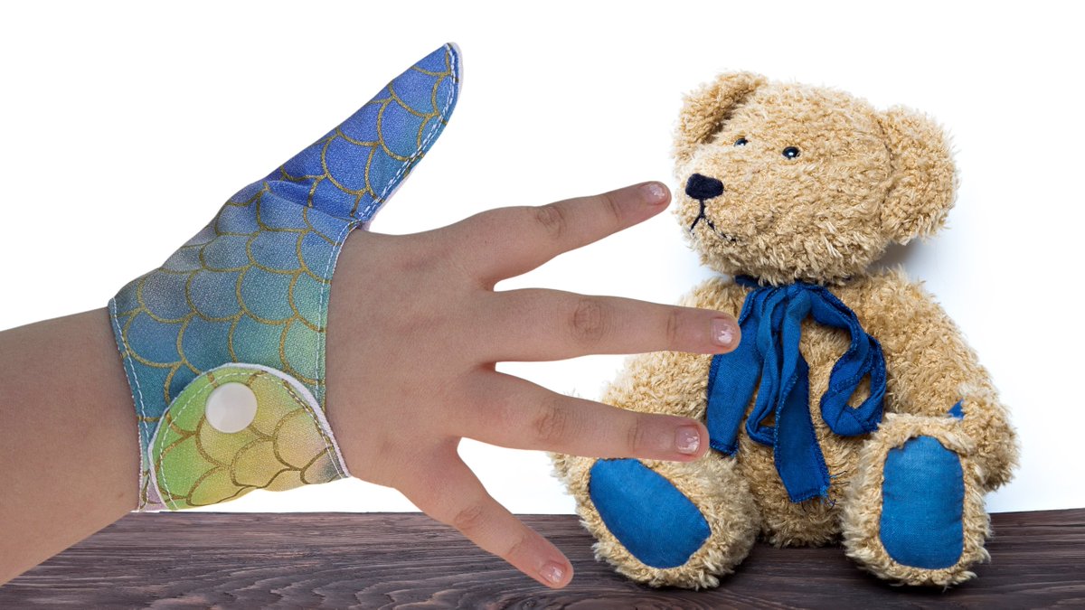 ThumbGuardsNZ's tweet image. If there are signs that #ThumbSucking is damaging your child&apos;s teeth and jaw, your dentist will encourage breaking the habit as soon as possible. #ThumbGuards help children end the habit. thethumbguardstore.etsy.com #CraftBizParty #womaninbizhour #Parenting