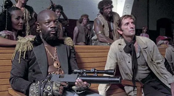 RanesHook's tweet image. The #NoFootballNoProblem Action Movie Marathon takes a bite of the Big Apple with ESCAPE FROM NEW YORK! Who can pull off the dirtiest quarterback sneak ever than the dirtiest player in the entire action game: #KurtRussell as Snake Plissken! youtube.com/watch?v=bqT09A…