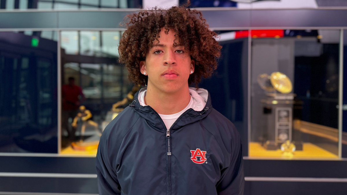 CClemente247's tweet photo. Elite UGA LB commit Jadon Perlotte returned to Auburn on Sunday, this time with his family as he met w/ Hugh Freeze, Josh Aldridge &amp; reconnected with D.J. Durkin (VIP)

"I love it every time I come up here, just for them to get to experience that is big."
https://t.co/QRu4P0uzKa https://t.co/EbO02FiamC