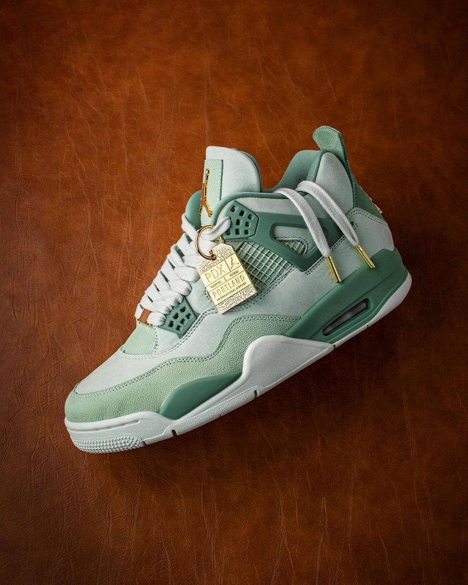 JustFreshKicks's tweet photo. Air Jordan 4 "First Class" PEs 🍵

Info: https://t.co/0lUpPW8S96 https://t.co/CEQfIfOPea