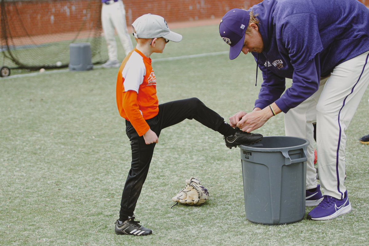 Another catamount kids clinic in the books💜
A big thank you to everyone for showing out and bringing your game on! See you all again this season!
#wcubaseball #minicatswithminibats
