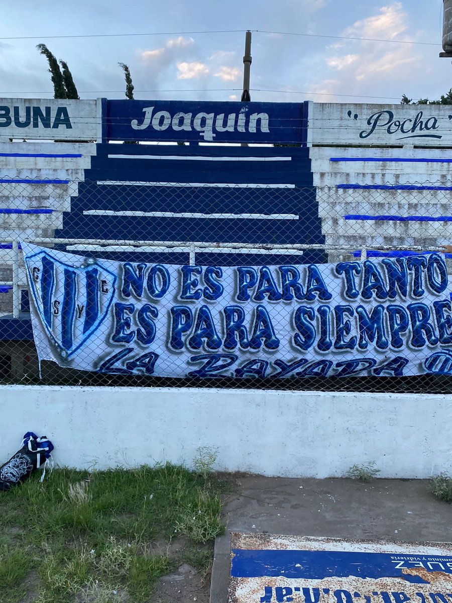 💙🤍💙 Los hínchas Rayados ya empezaron a jugar su partido. 
#VamosRaya
#VamosSportivo