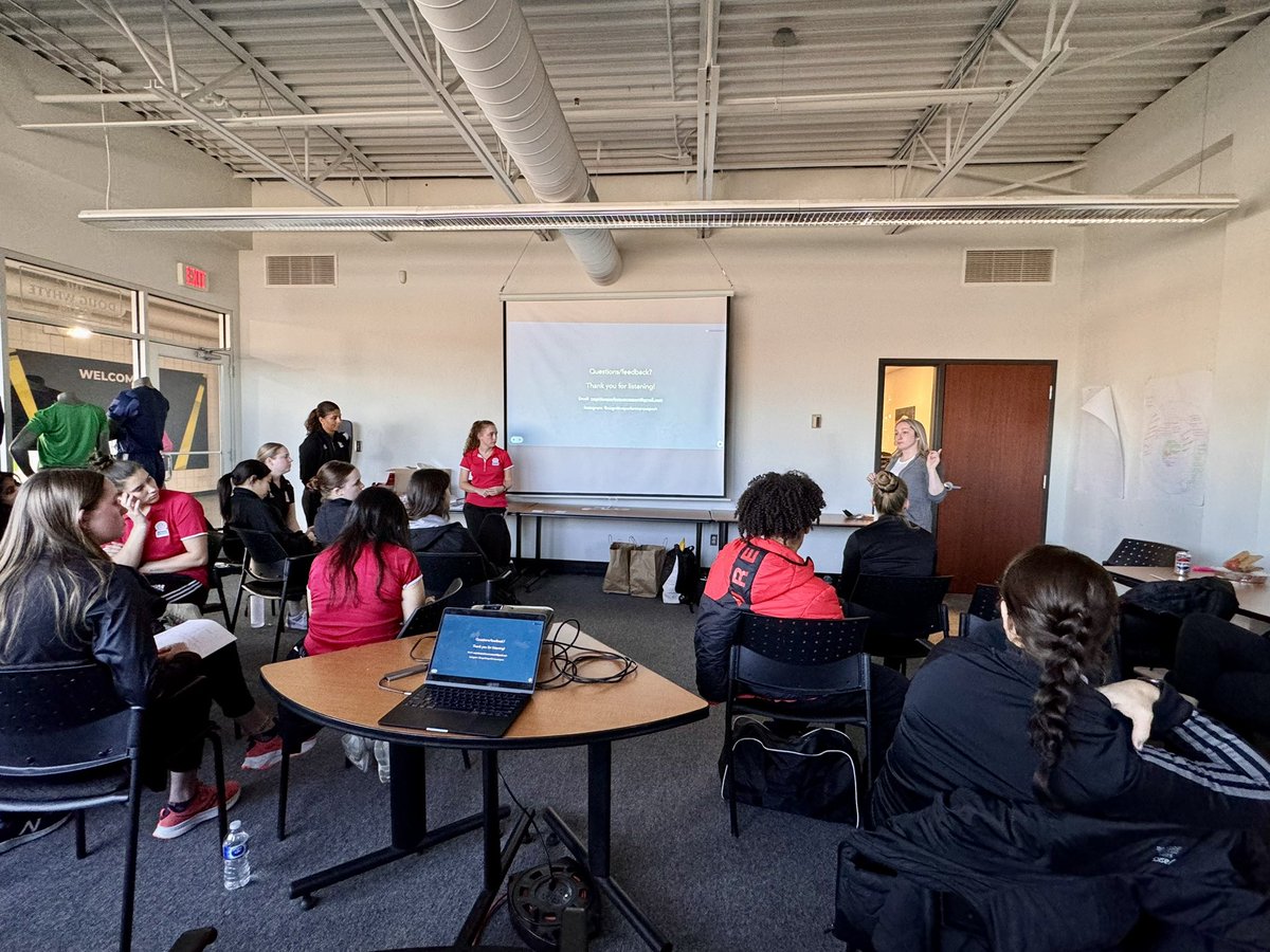 Nicole Pagliaro tweet media