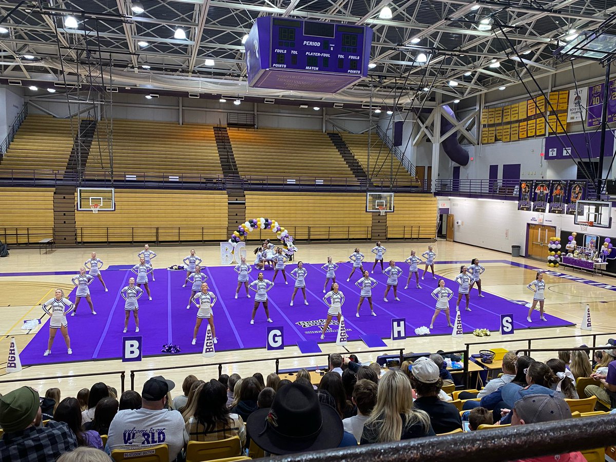 Special day today for 3-time defending state champs <a href="/BGHS_Cheer/">Bowling Green HS Cheerleading</a> in their send-off to Nationals! The team will travel down to Orlando this week to compete for a national title. Go Purples!