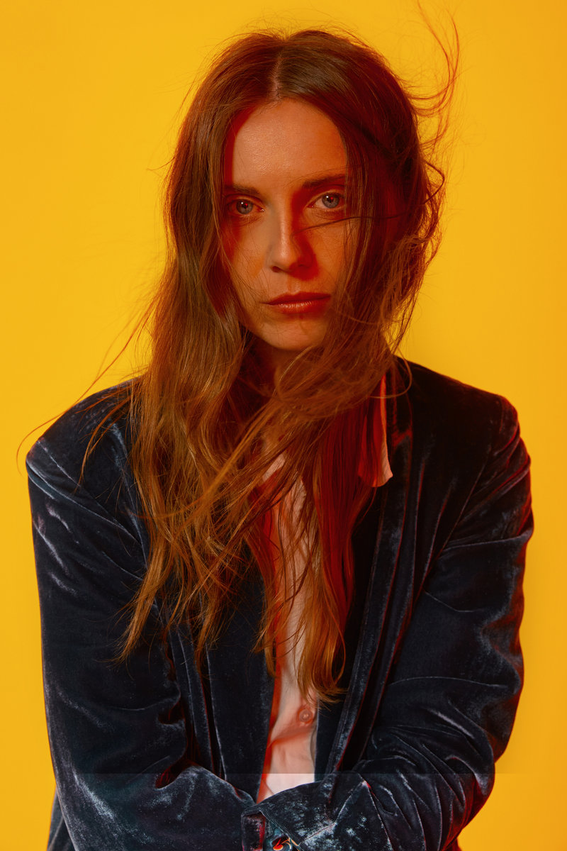 So maybe you can walk on my wires?
Cause I cant wait to see you call
☎️〰️☎️〰️☎️〰️☎️〰️☎️〰️☎️
🇸🇪Linn Koch Emmery - Wires
youtu.be/67kVXyybuRo