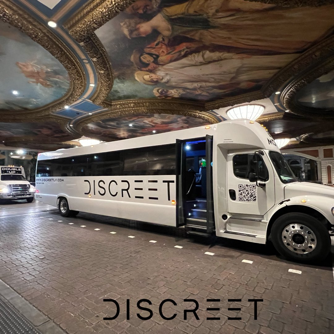 DiscreetLV_'s tweet photo. Doing Vegas right 🎰
#partybus #lasvegas #nightclub #dayclub #discreetlv #transportation #wynn #mgm #aria #cosmo #cromwell #mandalaybay #mirage #waldorfastoria #vdara #luxor #bellagio #caesarspalace #resortsworld #stratosphere #sahara #virgin #encore #venetian #palazzo https://t.co/aADBhZlBRR