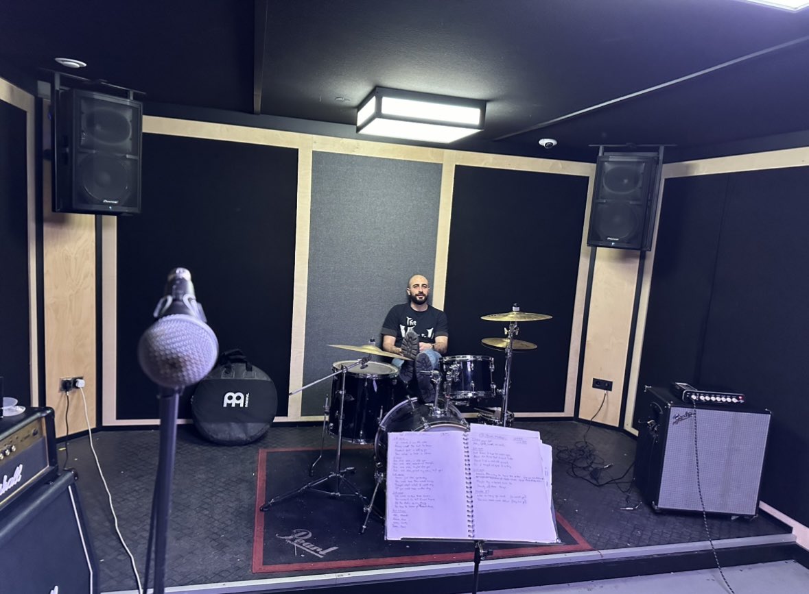 First jam of the new year @pirateofficial Hamburg #thevigil #rock #band #hamburg #music #studio #practice #2024