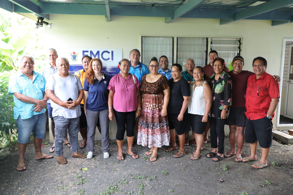 UNOCHA_Pacific's tweet photo. The OCHA team visited the Emergency Management Cook Islands to get some work done! 

☑️ Improved collaboration
☑️ Understanding of emergency procedures
☑️ Available support for preparedness and emergency

Further meetings with @islands_red, INTAFF, MET, CIFWA, ICI &amp; many others. https://t.co/VWntuCjjac