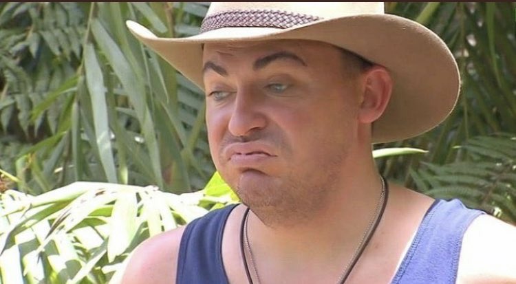 leyla schreit da rum als ob ihre einzige aufgabe nicht darin bestünde, dass sie einfach nur auf dem rücken liegen muss #IBES