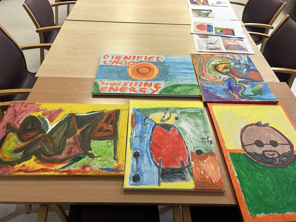 productive Sunday ! Mixedwards session where service users were enthralled by filling canvases with amazing colors and creating simulated visuals to enhance the space at Moorside unit.
