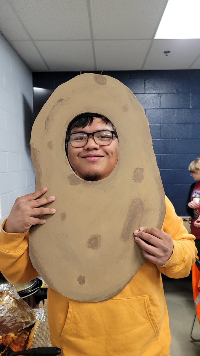 Lowes_D1294 tweet media