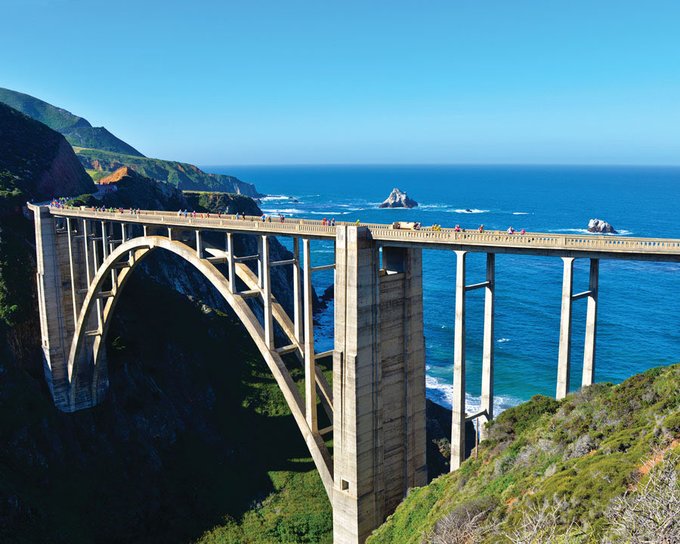 Me standing on The Bixby bridge on the PCH 1 near Big Sur, CA https://t.co/RfcY8xpcdB