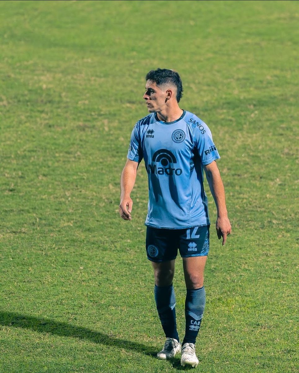 El que no conoce a Dios a cualquier santo le reza.