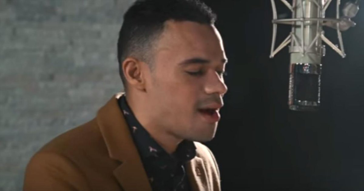 LuvChristMusic's tweet photo. Two-time Grammy nominated Tauren Wells' 'Hills and Valleys' is the second release from his recent album. Wells says that the inspiration from the song came from the notion, “When you’re on the mountaintops of life, learn to bow low—and when you’re in the… https://t.co/JKfsrwwrqG https://t.co/PmbaaoxdZR
