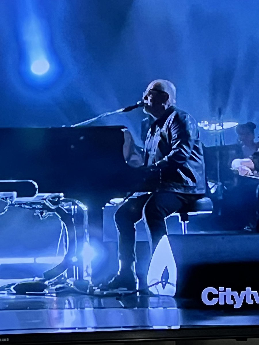 fullstackingles's tweet image. Turns out, you can sing a great song without breaking things onstage!
#BillyJoel #GRAMMYs #travisscott