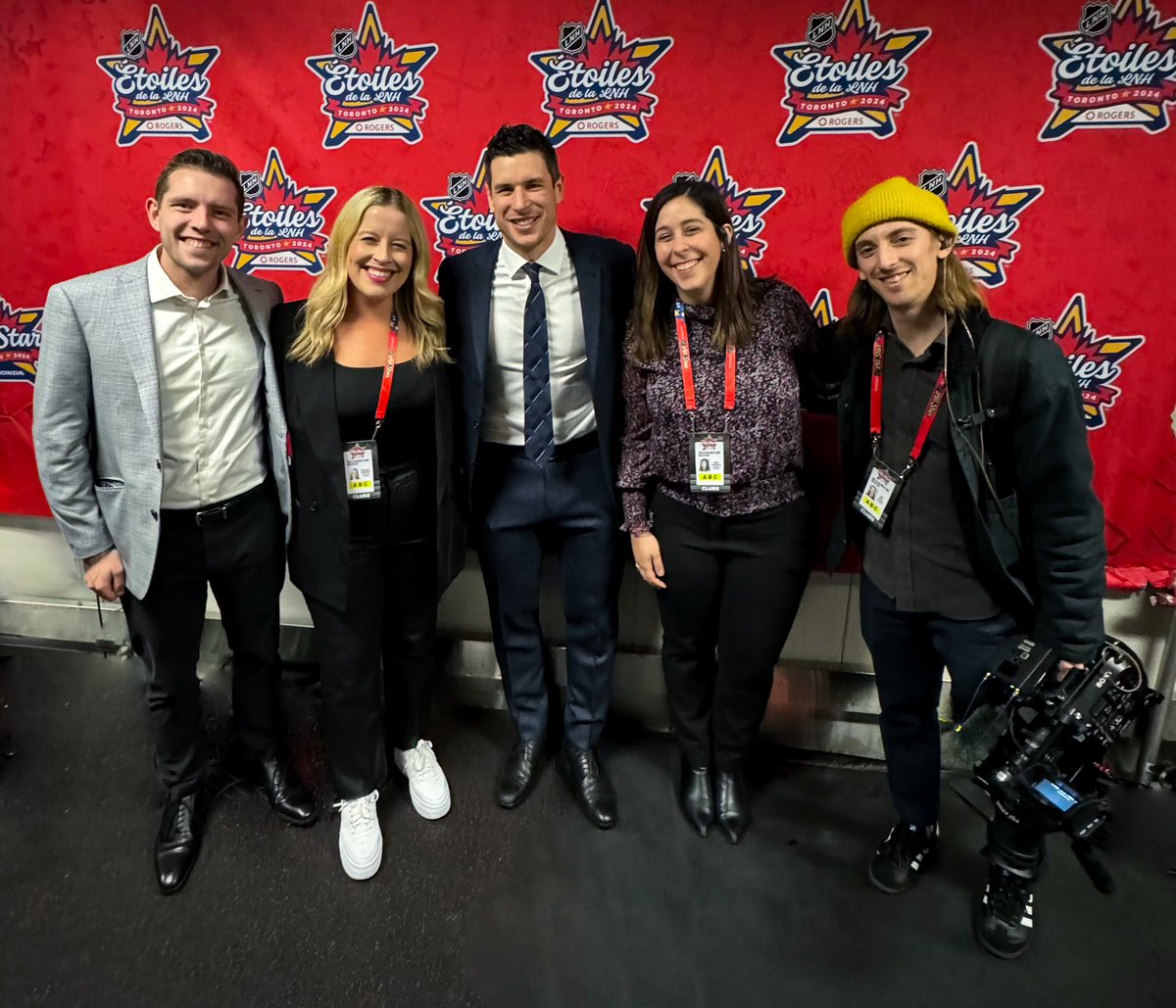 EvanSchall's tweet photo. Fun weekend in Toronto with the @penguins crew for #NHLAllStar. 🤩 https://t.co/WndBxJ8mJc