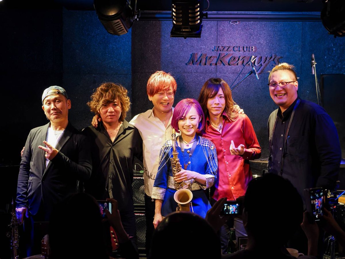 akina_sakata's tweet photo. 名古屋Mr.Kenny'sもたくさんお越しくださってありがとうございました😣❣️✨
今回も超ファンキーなトロンボーン聴かせてくれた健人くんありがとう😈🔥
雪予報だったから、朝早く名古屋出発したらもう東京に着いてるからみんな安心してね🚗🌸

最終日東京、銀座ZEROは2/18(日)だよ❤️‍🔥 https://t.co/tNVrjVgNmV
