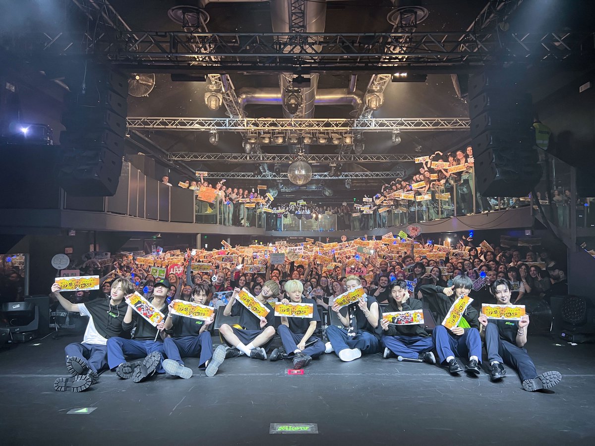 xikers_official's tweet photo. [👀] 240204 xikers WORLD TOUR TRICKY HOUSE : FIRST ENCOUNTER IN MILAN

오늘도 로디와 함께해 꿈만 같았던 소중한 시간🎁
또 하나의 행복한 기억을 선물해 주신 로디 여러분 감사합니다💛

#Hi_kers👋 #xikers #싸이커스 https://t.co/ItxU0DSlxC