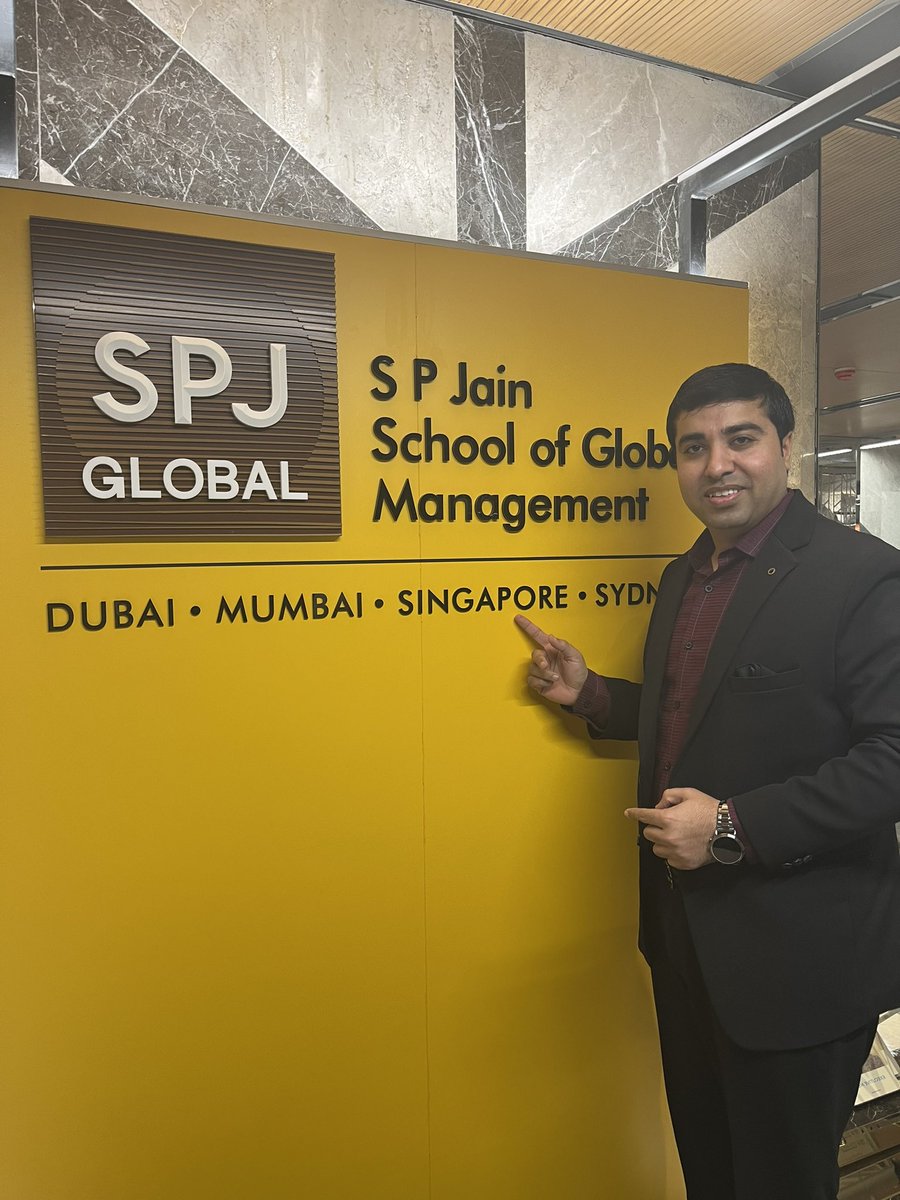 tapariachandan's tweet photo. College Time !! 📚
At SP Jain school of Global Management
Glad to be a college studnet and listening patiently to mentors and professors
#collegetime #study #Management https://t.co/oniiaM4o6s