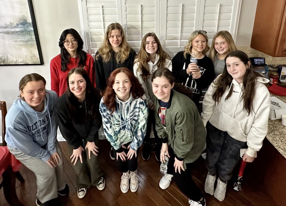 FZS_SwimandDive's tweet image. Progressive dinner was a success, the girls are ready for GACs! #carbloading #swimfamily