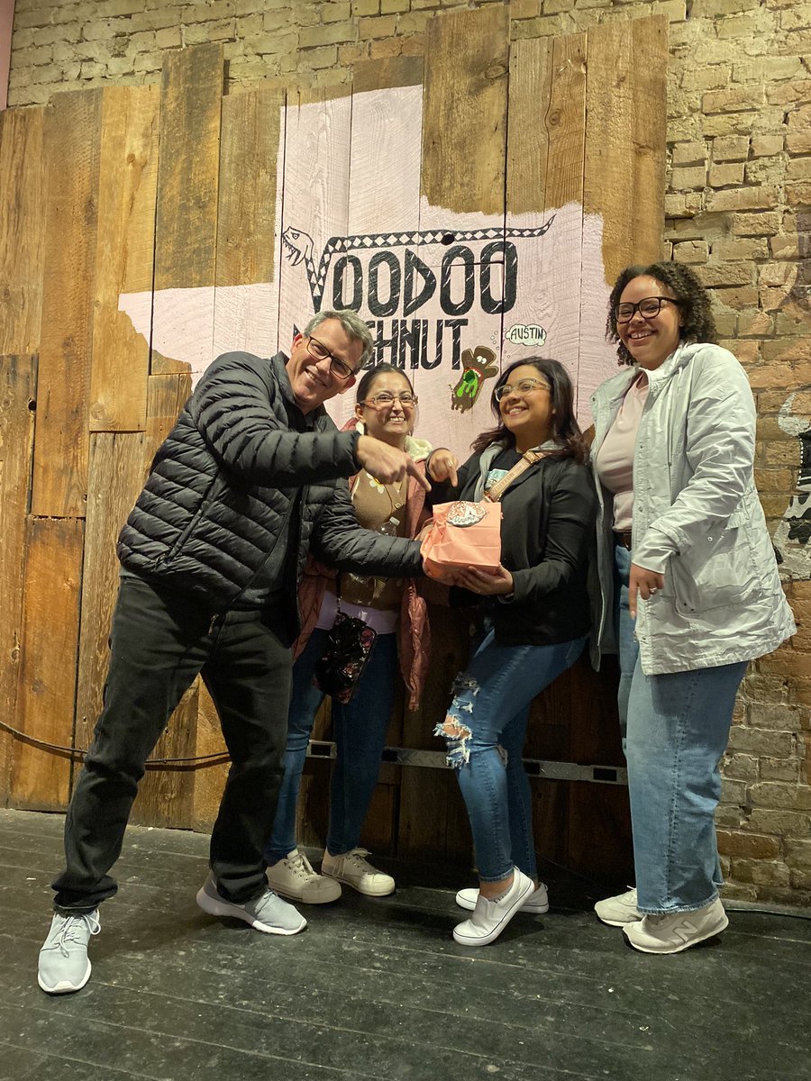 What an awesome turnout with Area 19 @TCEA peeps at the Voodoo Doughnuts in Austin 🤩 it was great reconnecting and meeting new members from the EP area ⭐️ thank you all for coming and can’t wait for our next meetup! 🎉