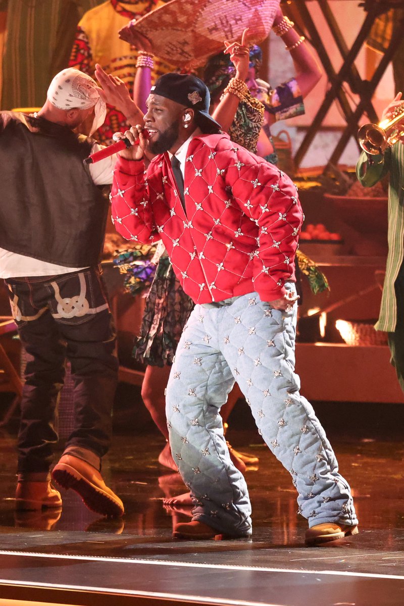 .<a href="/burnaboy/">Burna Boy</a>'s fit at the #GRAMMYs was🔥

Full <a href="/3Paradis/">3.PARADIS</a>  Fall/Winter 2024.