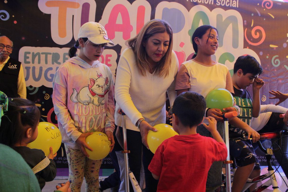 alfagonzalezm's tweet photo. #TlalpanMágico dibujó más de 10 mil sonrisas este fin de semana.  Las niñas y los niños de #Tlalpan merecen seguir sonriendo, no es necesaria una fecha especial para dar un regalo, solo es necesario hacerlo de corazón. Gracias por el cariño y las sonrisas de las y los más pequeños de Tlalpan.