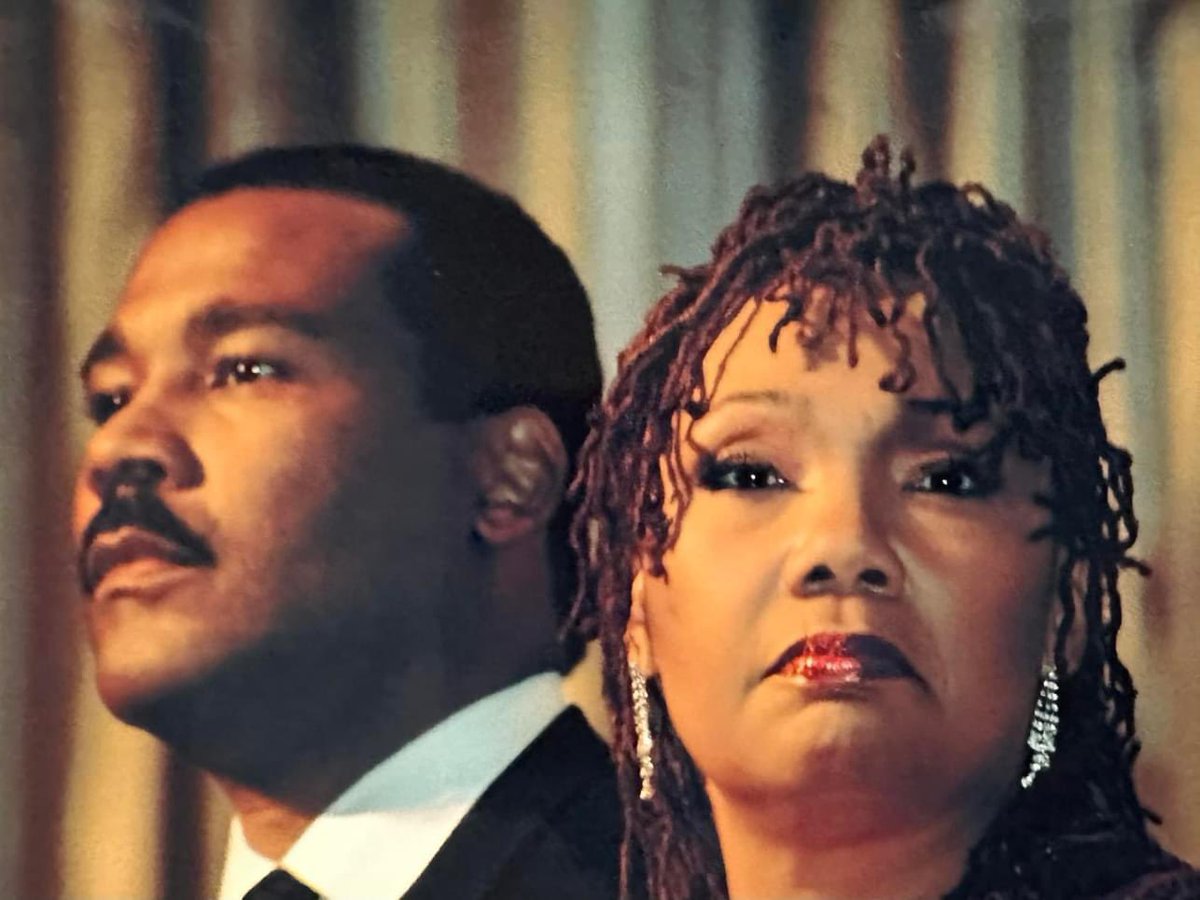 Dexter and Yolanda. My brother and my sister, both now absent from the body, and present with the Lord. Still, I mourn and I miss them. 🖤🖤