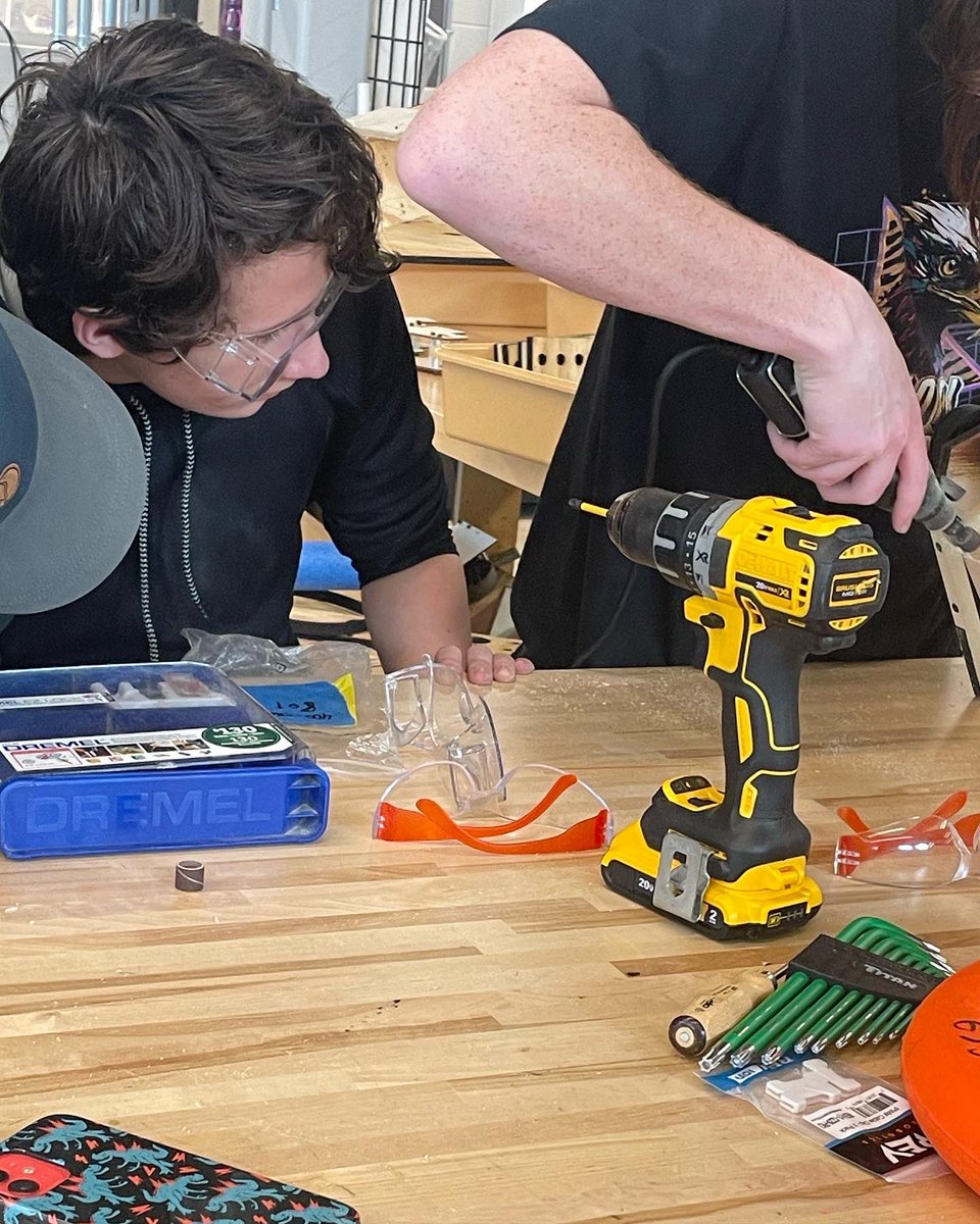 Spring_Konstant's tweet image. Build Season Day 17!
Week 4 went by in a flash, and now we’re halfway through build season! We’re so excited!!
@firstintexas @first_official #frc #crescendo #frc2024 #FIRST #robotics #firstrobotics #firstintexas #roboticscompetition #morethanrobots #texasteams #omgrobots #steam