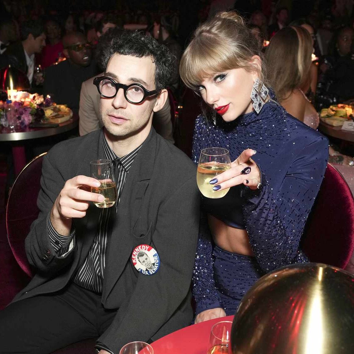 tswifterastour's tweet photo. 🚨| Jack Antonoff has officially won “Producer Of The Year (Non-Classical)” at the 2024 #GRAMMYs for Midnights &amp; more! Congratulations @jackantonoff! https://t.co/iAb3kl454s