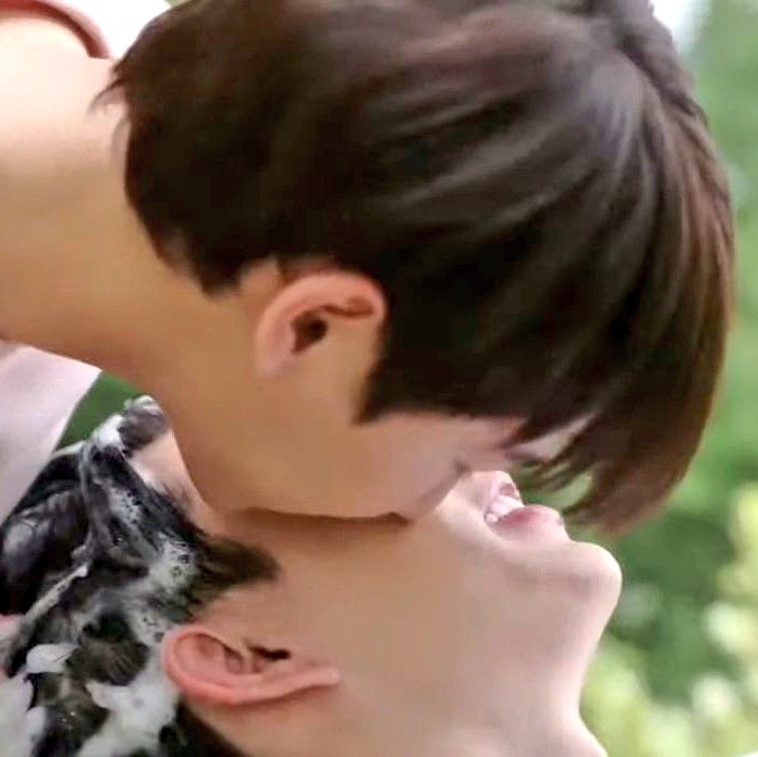 have you guys noticed how ten smiles and his eyes sparkle when prem initiates their kiss? he’s such a “icb-the-love-of-my-life-is-kissing-me” type of man 😭 THE SOFTEST THING EVER #CookingCrushSeriesEP10