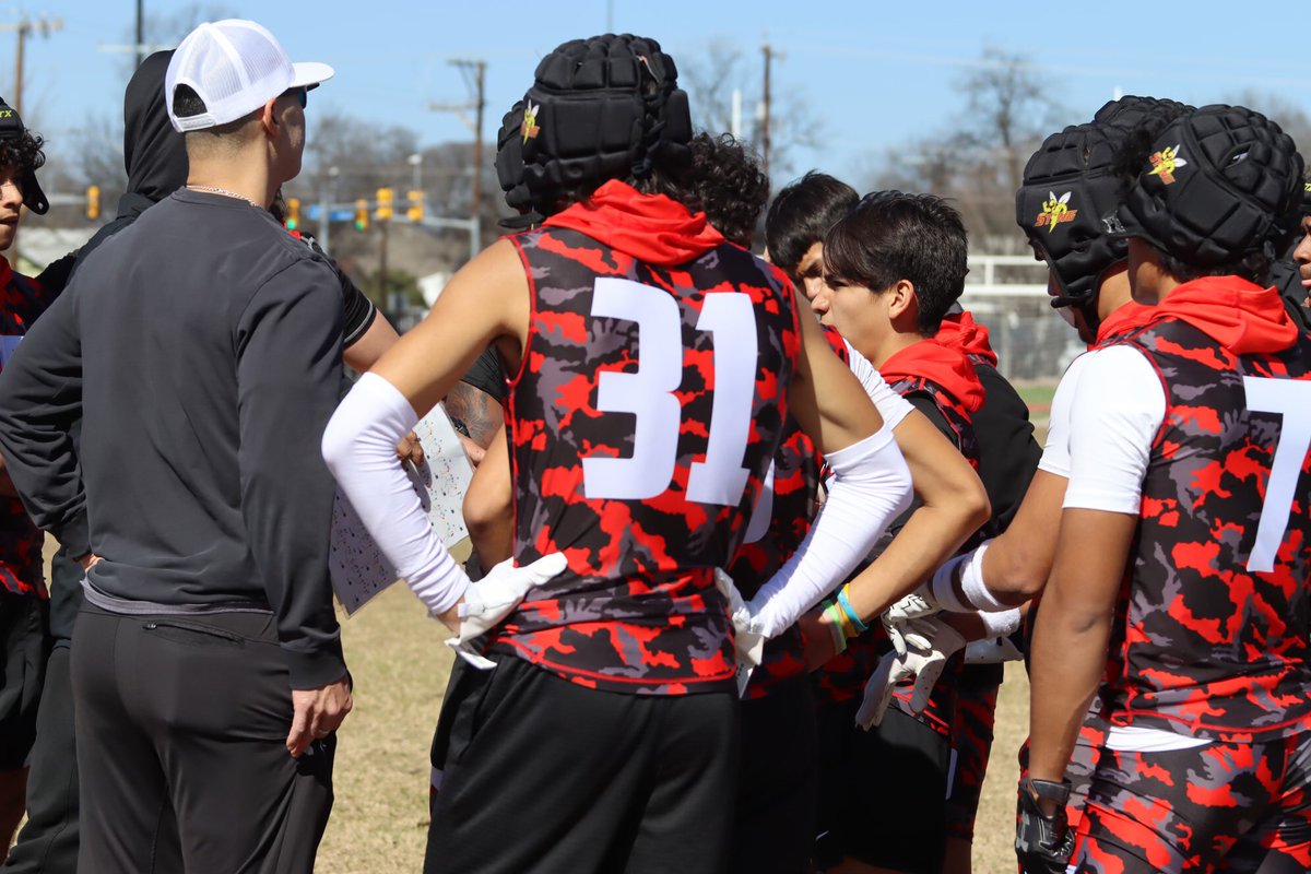 STX7v7's tweet photo. Another weekend with the extended FAMILY. Shout out to @PortilloEstevan for stopping bye to chat it up with the Boyz before getting started this morning. 

#sísepuede #stxmade #hardworkiseverything #fafo https://t.co/zth0xDq2yW