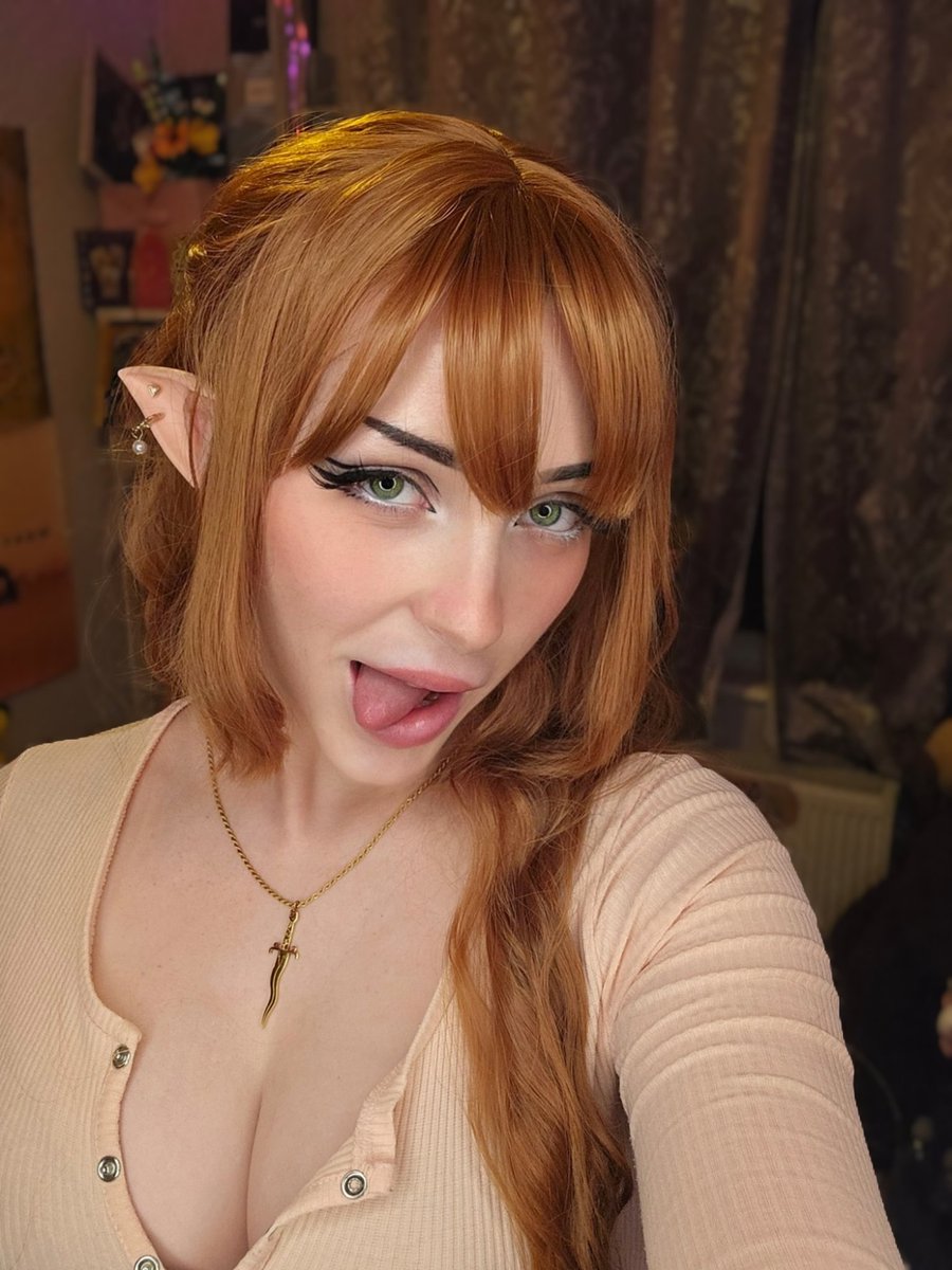 Dangerous_Do11y's tweet photo. Felt cute, might go to the undying lands later idk 💖 https://t.co/EwZblyiJS9