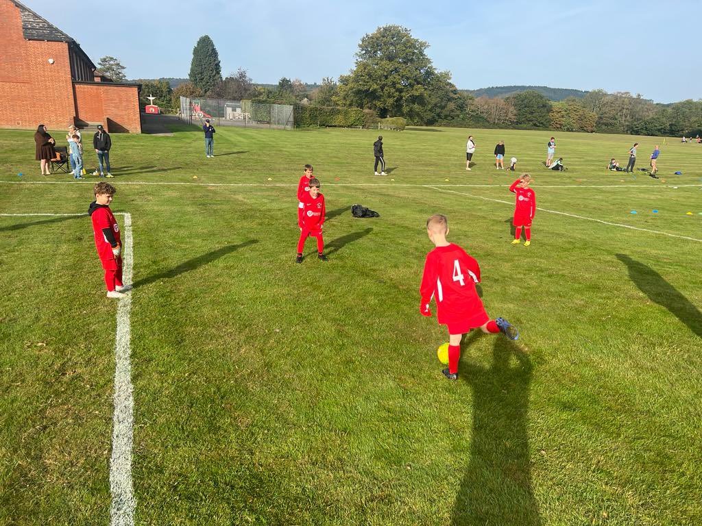 CrewClubHawksFC's tweet photo. Our Under 8’s are continuing to develop their footballing skills and what a team they are becoming. 

@shaunsaunders52 they are nearly ready for first team action ⚽️🔴

Keep up the great work Under 8’s we are all proud of you https://t.co/vUcGbD15km