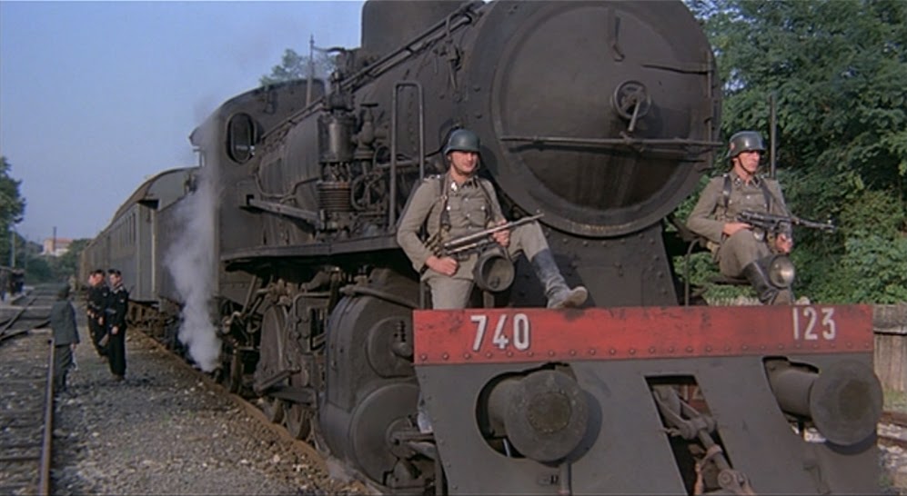 RanesHook's tweet image. We're now at the Halftime From Hell here at the #NoFootballNoProblem #Superbowl Action Movie Marathon, with the original INGLORIOUS BASTARDS! We got #FredWilliamson, large and in charge, as he HAMMERS them Nazi maggots and sendin' them crying home to mama! youtube.com/watch?v=qH2PeT…