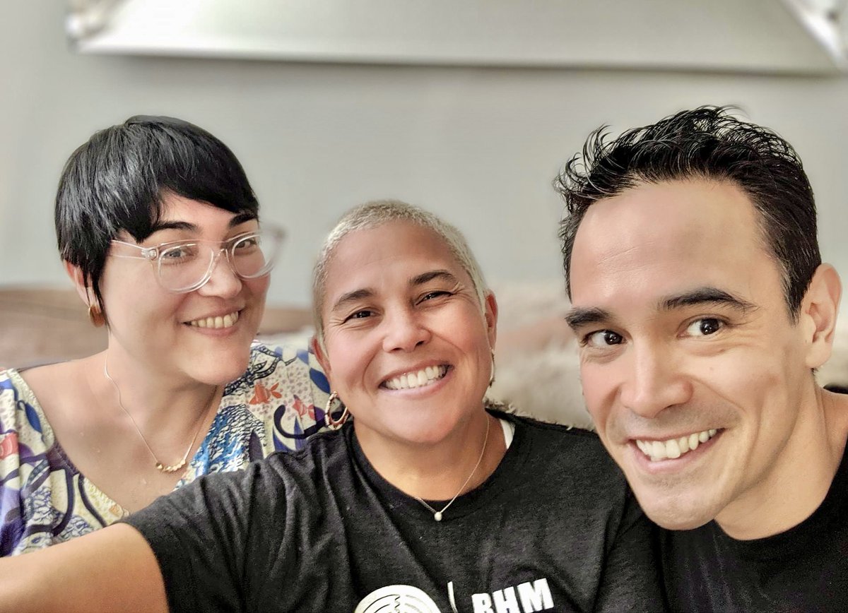 fumikochino's tweet image. ☢️ Happy #WorldCancerDay from the #radoncs in my family who are in it to save some tomorrows for our patients. #afamilythatRadoncstogether