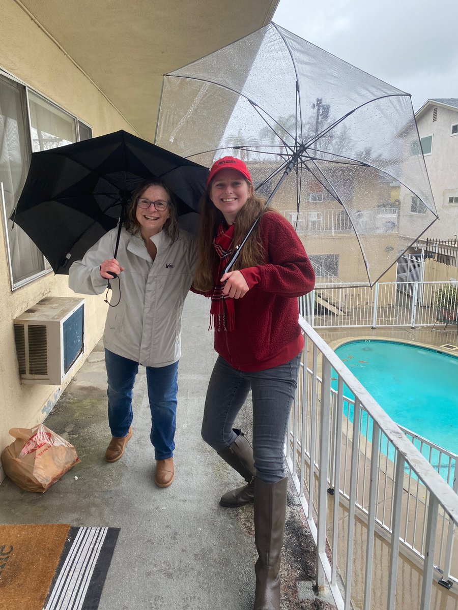 Nelida Thomatis (@thomatislausd) on Twitter photo Volunteering on a rainy Sunday to do a <a href="/UTLAnow/">United Teachers Los Angeles</a> precinct walk encouraging voters in my neighborhood to support <a href="/ScottAtLAUSD/">Scott M. Schmerelson</a>‘s reelection to the school board!
Photos by Wendy ✊🏾 Volunteering on a rainy Sunday to do a <a href="/UTLAnow/">United Teachers Los Angeles</a> precinct walk encouraging voters in my neighborhood to support <a href="/ScottAtLAUSD/">Scott M. Schmerelson</a>‘s reelection to the school board!
Photos by Wendy ✊🏾