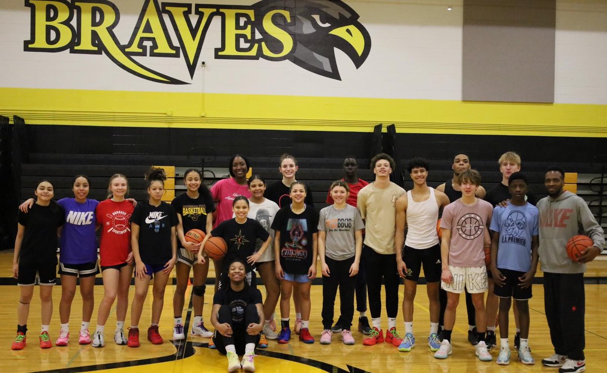 Alway's nice working out together! We got better today! @BourrageDivine @AlainaD0 @moniquenelson_ @LynelleAwou @Jossyj22 @madisonoaustin @syn_simons_2 @caeden_terrell @Camillav0 @janessa_mosley