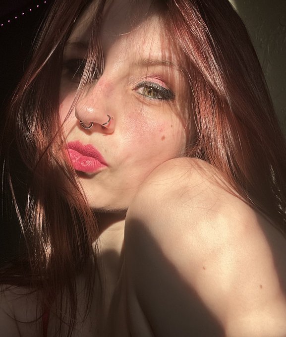 I fuck back during missionary 😜 https://t.co/8uXX36CNAo