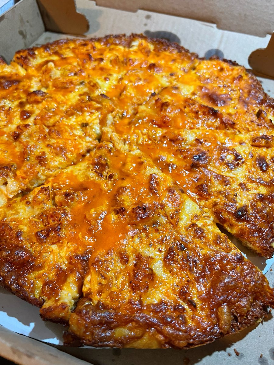 bearded_brewed's tweet photo. Sundays are for pizza https://t.co/ZdHedMh67g