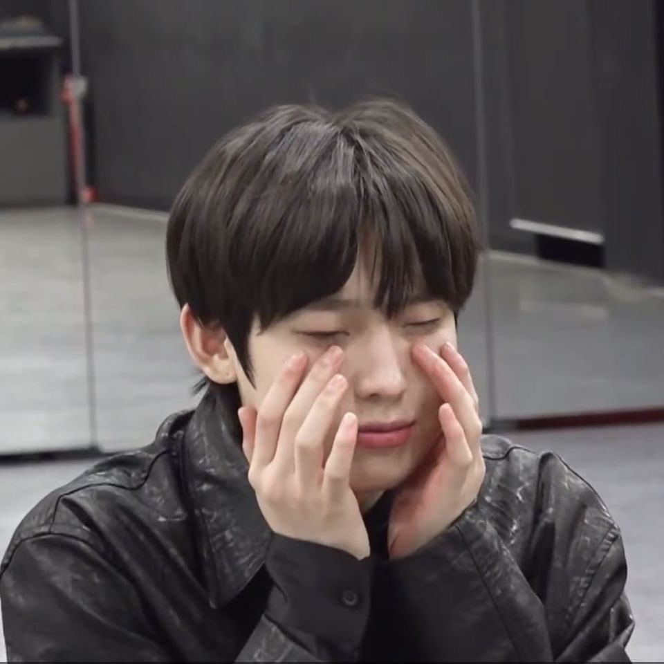 nocontextsunoo's tweet image. ૮ ◞ ﻌ ◟ ა ૮ ⸝⸝o̴̶̷᷄ ·̭ o̴̶̷̥᷅⸝⸝  ྀིა (˚ ˃̣̣̥⌓˂̣̣̥) (◞‸◟；)