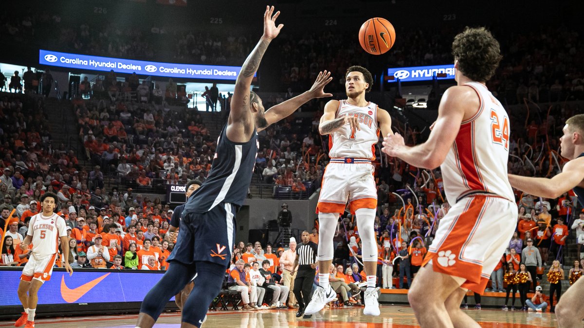 parkers_tiger's tweet photo. This no look pass from @chunt3r2 to #PJHall is π₯
@clemsonmbb
@ClemsonSports https://t.co/aaoWaPG5i4